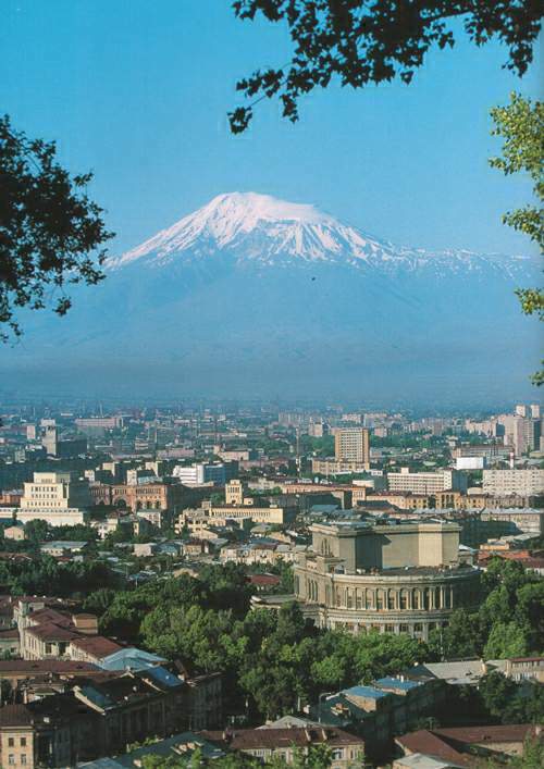 http://www.netarmenie.com/photo/erevan2.jpg